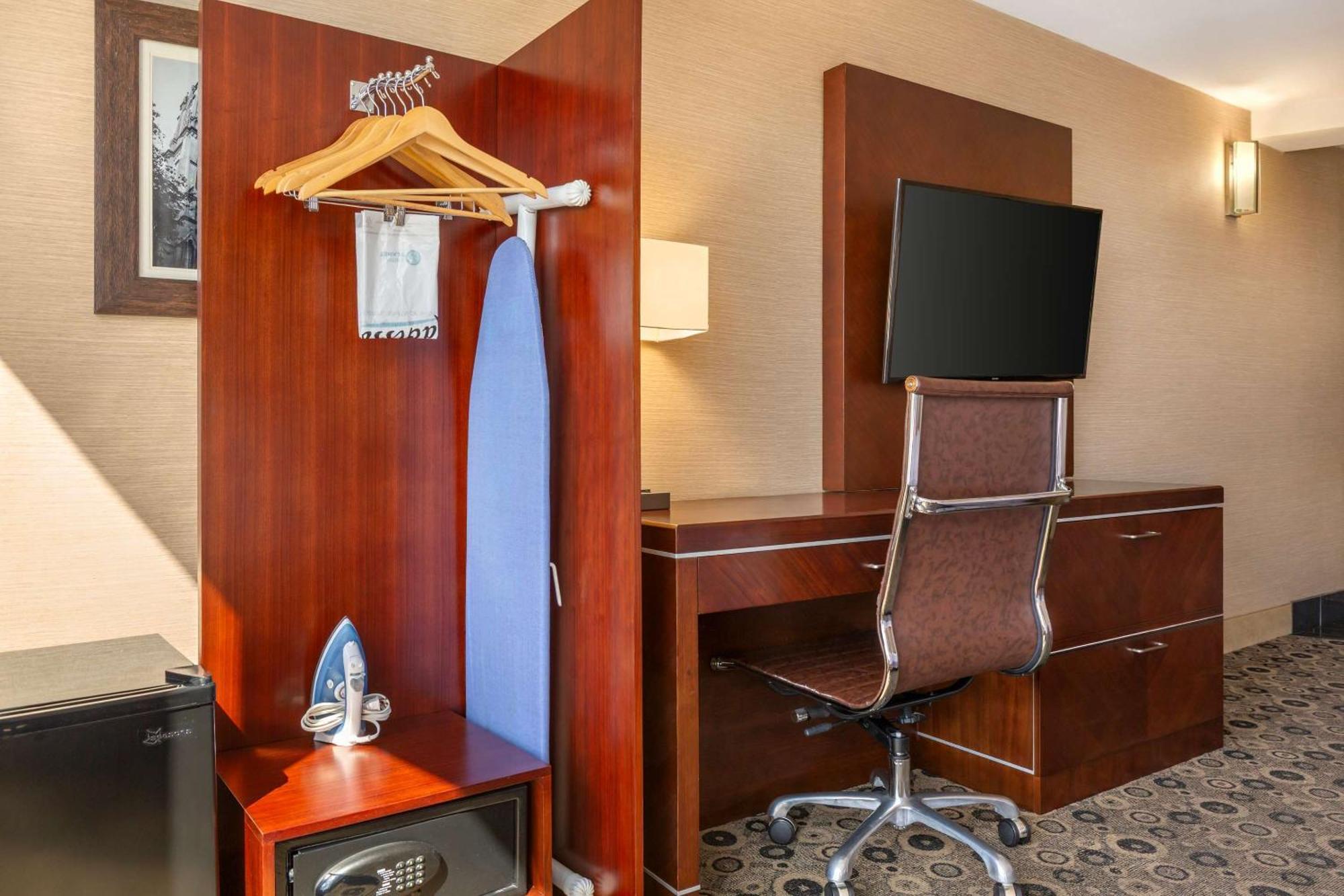 Radisson Hotel Southfield-Detroit Εξωτερικό φωτογραφία